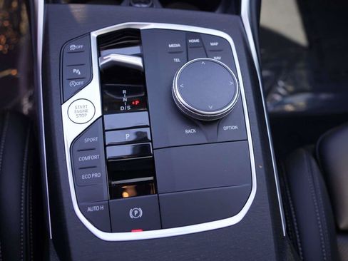 Used 2024 BMW 330i Sedan w/ M Sport Package RWD image 20
