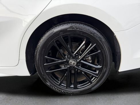 Used 2025 Toyota Camry SE image 19