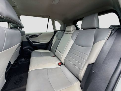 Used 2022 Toyota RAV4 XLE Premium AWD/4WD image 26