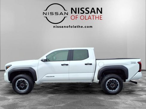 Used 2025 Toyota Tacoma TRD Off-Road image 20