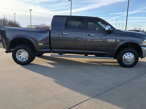 Used 2018 RAM 3500 Laramie image 29
