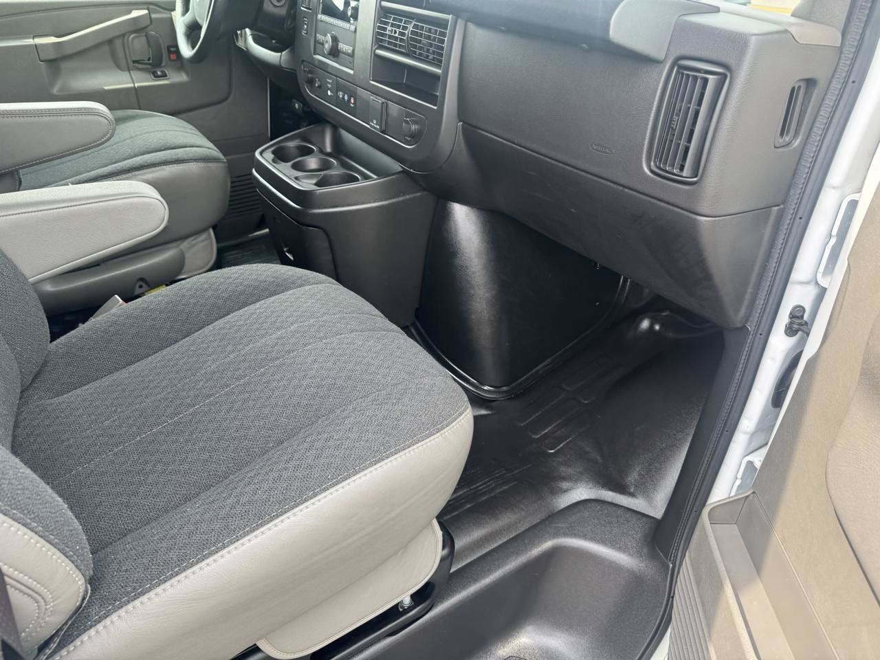 Used 2025 GMC Savana 2500 w/ Driver Convenience Package RWD image 17