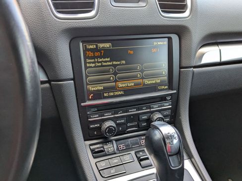 Used 2016 Porsche Cayman image 17