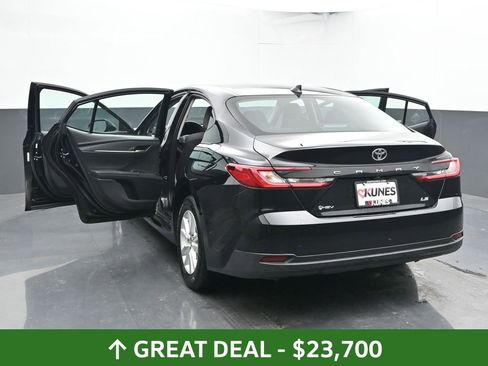 Used 2025 Toyota Camry LE image 55