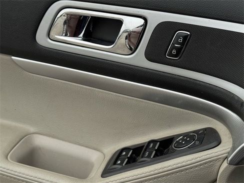 Used 2014 Ford Explorer XLT w/ Equipment Group 202A image 22