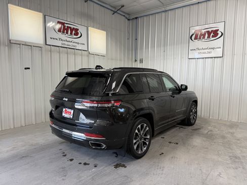 Used 2024 Jeep Grand Cherokee Overland w/ Trailer Tow Package AWD/4WD image 3