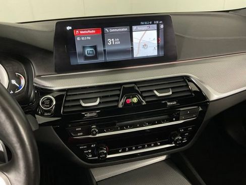 Used 2018 BMW M550i xDrive AWD/4WD image 21