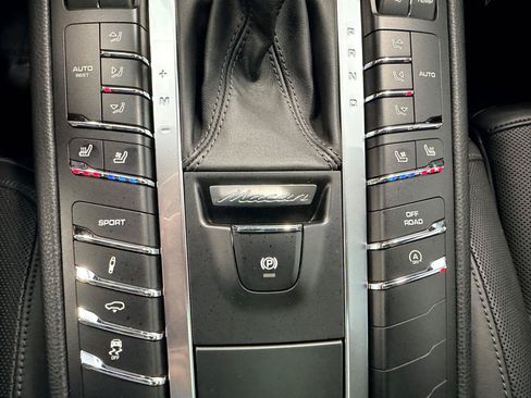 Used 2015 Porsche Macan S AWD/4WD image 44