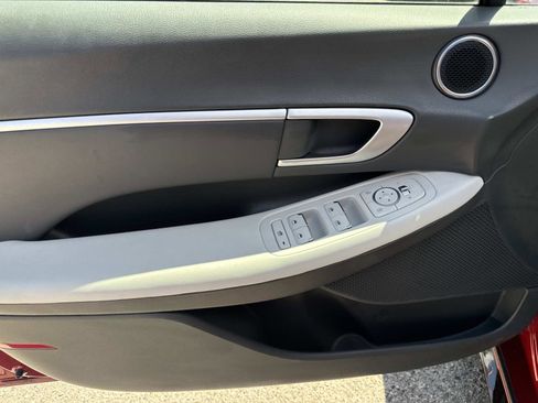 Used 2025 Hyundai Sonata SEL FWD image 12