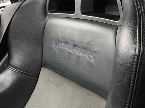 Used 2003 Dodge Viper SRT-10 image 16