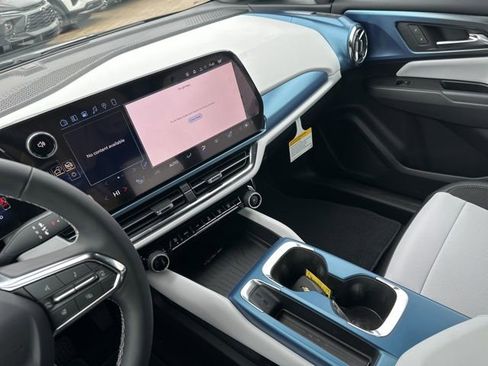 New 2026 Chevrolet Equinox EV LT image 28