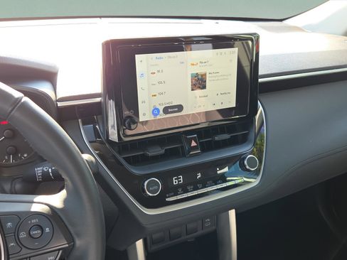 Certified 2024 Toyota Corolla Cross LE image 17