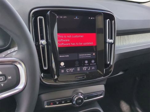 New 2026 Volvo XC40 B5 Plus w/ Protection Package Premier image 28