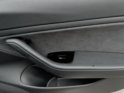 Used 2018 Tesla Model 3 Performance image 25