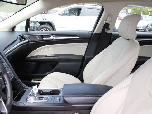 Used 2017 Ford Fusion Energi Titanium FWD image 14
