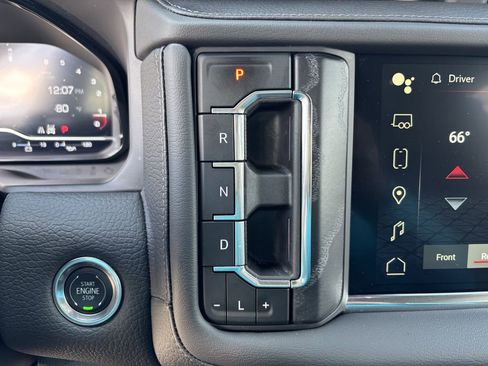 Used 2024 GMC Yukon Denali w/ Advanced Technology Package image 14