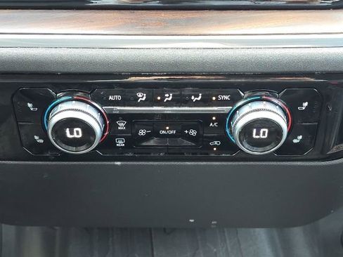 Used 2024 GMC Sierra 1500 SLT image 36