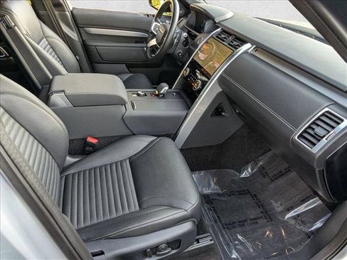 Used 2021 Land Rover Discovery S R-Dynamic image 22