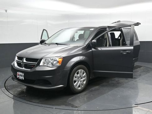 Used 2020 Dodge Grand Caravan SE w/ UConnect Hands-Free Group image 53