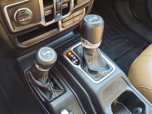 Used 2021 Jeep Wrangler Unlimited Sahara w/ Cold Weather Group AWD/4WD image 34