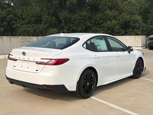 New 2026 Toyota Camry SE FWD image 4