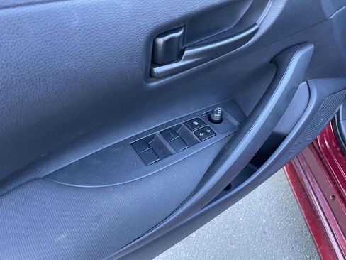 Used 2025 Toyota Corolla LE image 26