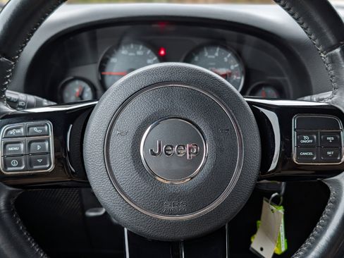 Used 2016 Jeep Wrangler Unlimited Sahara image 20