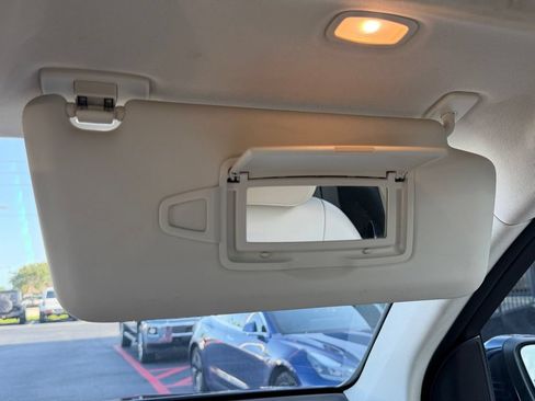 Used 2021 Mercedes-Benz GLC 300 4MATIC image 29