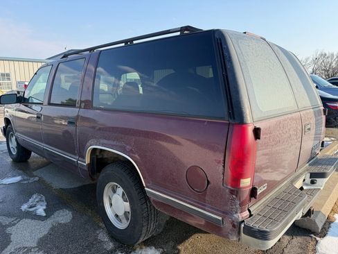 Used 1999 Chevrolet Suburban Base w/ Preferred Equipment Group 2 image 8