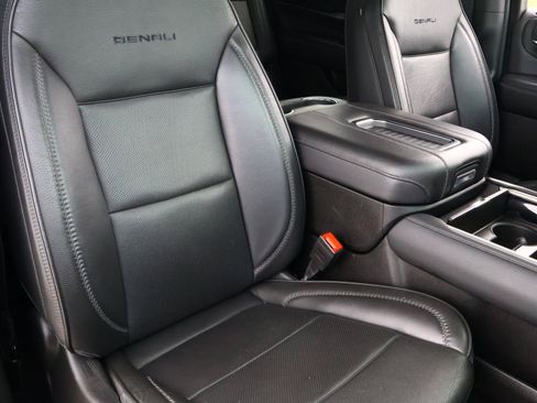 Used 2024 GMC Yukon Denali AWD/4WD image 18