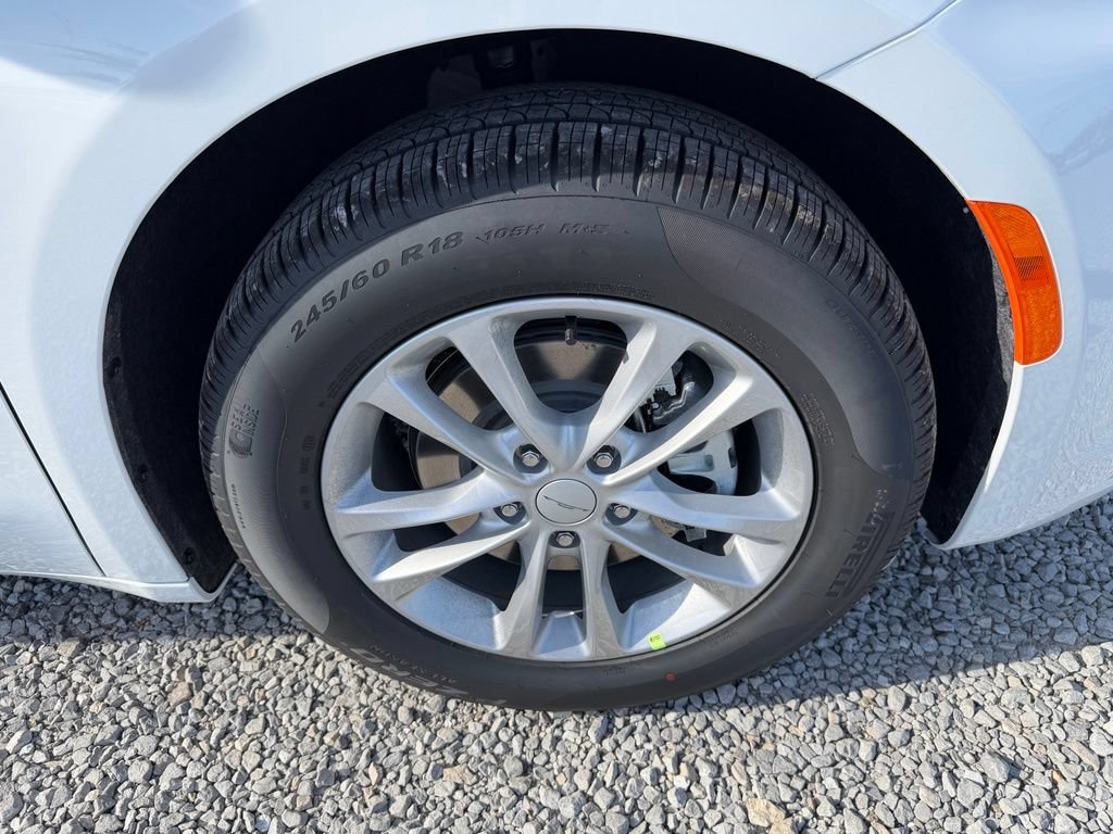 New 2027 Chrysler Pacifica Select FWD image 35