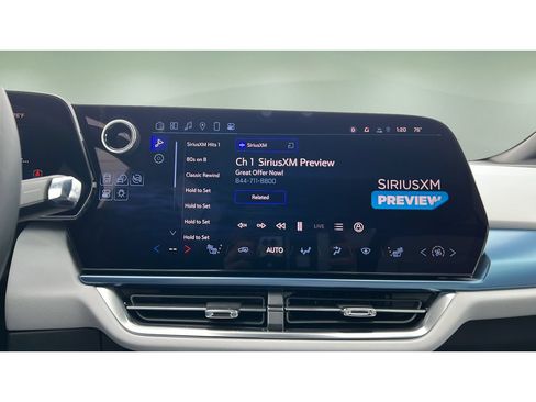 Certified 2025 Chevrolet Equinox EV LT FWD image 18