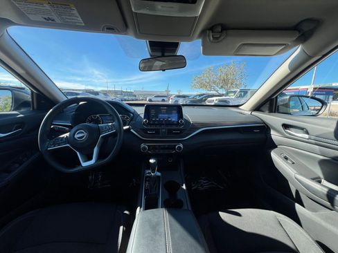 Used 2025 Nissan Altima 2.5 SV image 33