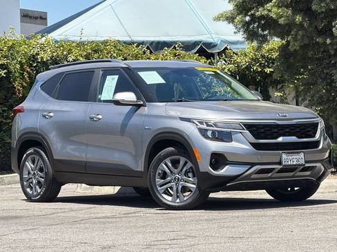 Used 2021 Kia Seltos S AWD/4WD image 2