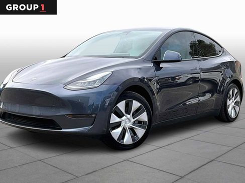Used 2021 Tesla Model Y Long Range image 1