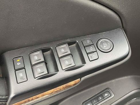 Used 2015 Chevrolet Tahoe LTZ AWD/4WD image 15