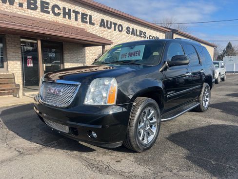 Used 2010 GMC Yukon Denali image 2