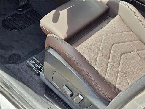 Used 2025 BMW X1 xDrive28i w/ Premium Package image 4