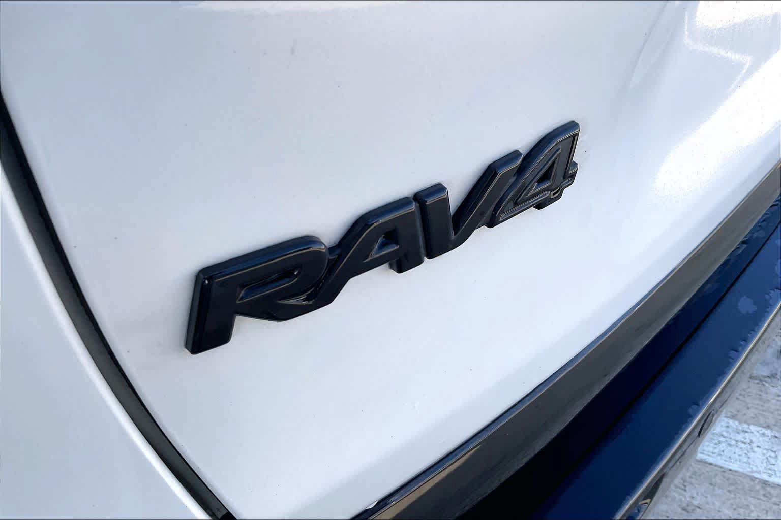 Used 2025 Toyota RAV4 XSE w/ Advanced Technology Package AWD/4WD image 30