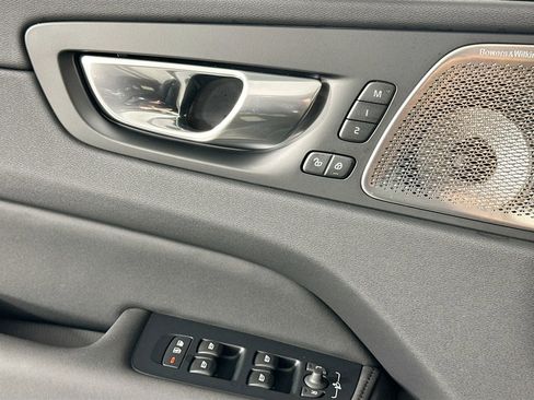 New 2026 Volvo XC60 B5 Ultra w/ Climate Package PRO image 18