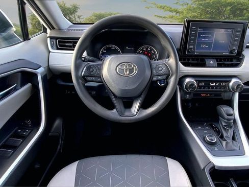 Used 2022 Toyota RAV4 XLE w/ Convenience Package AWD/4WD image 8