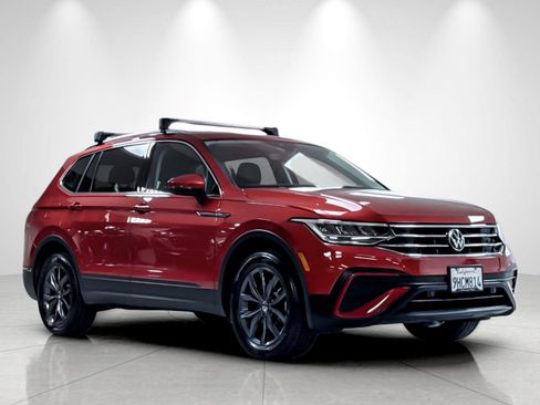 Used 2023 Volkswagen Tiguan SE FWD image 7