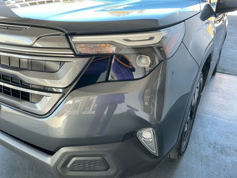 Used 2025 Subaru Forester Premium image 30