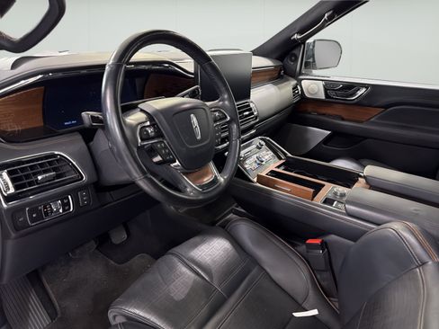 Used 2023 Lincoln Navigator L Black Label AWD/4WD image 17