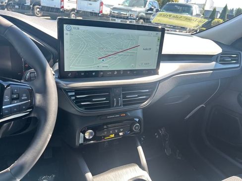 New 2025 Ford Escape SE w/ PHEV Premium Package image 24