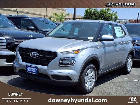 New 2026 Hyundai Venue SE FWD image 1