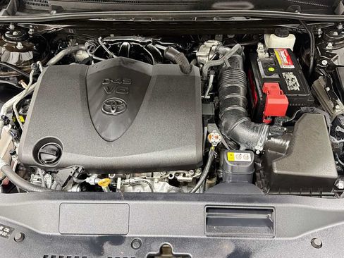 Certified 2022 Toyota Avalon XLE w/ Moonroof Package FWD image 30