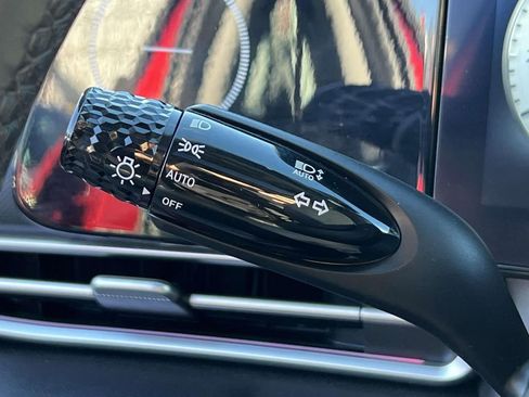 Used 2024 Hyundai Elantra SEL w/ Convenience Package image 29