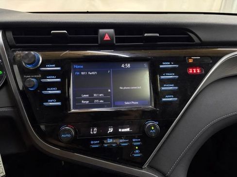 Used 2018 Toyota Camry SE w/ Moonroof Package FWD image 29