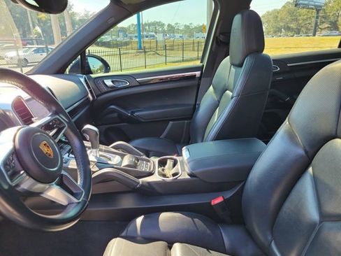 Used 2018 Porsche Cayenne S image 13